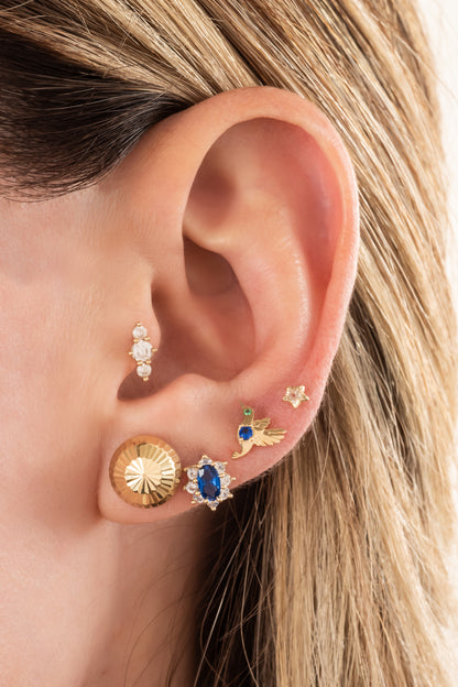 Arete de oro solido en 10 kilates con media de bola disco
