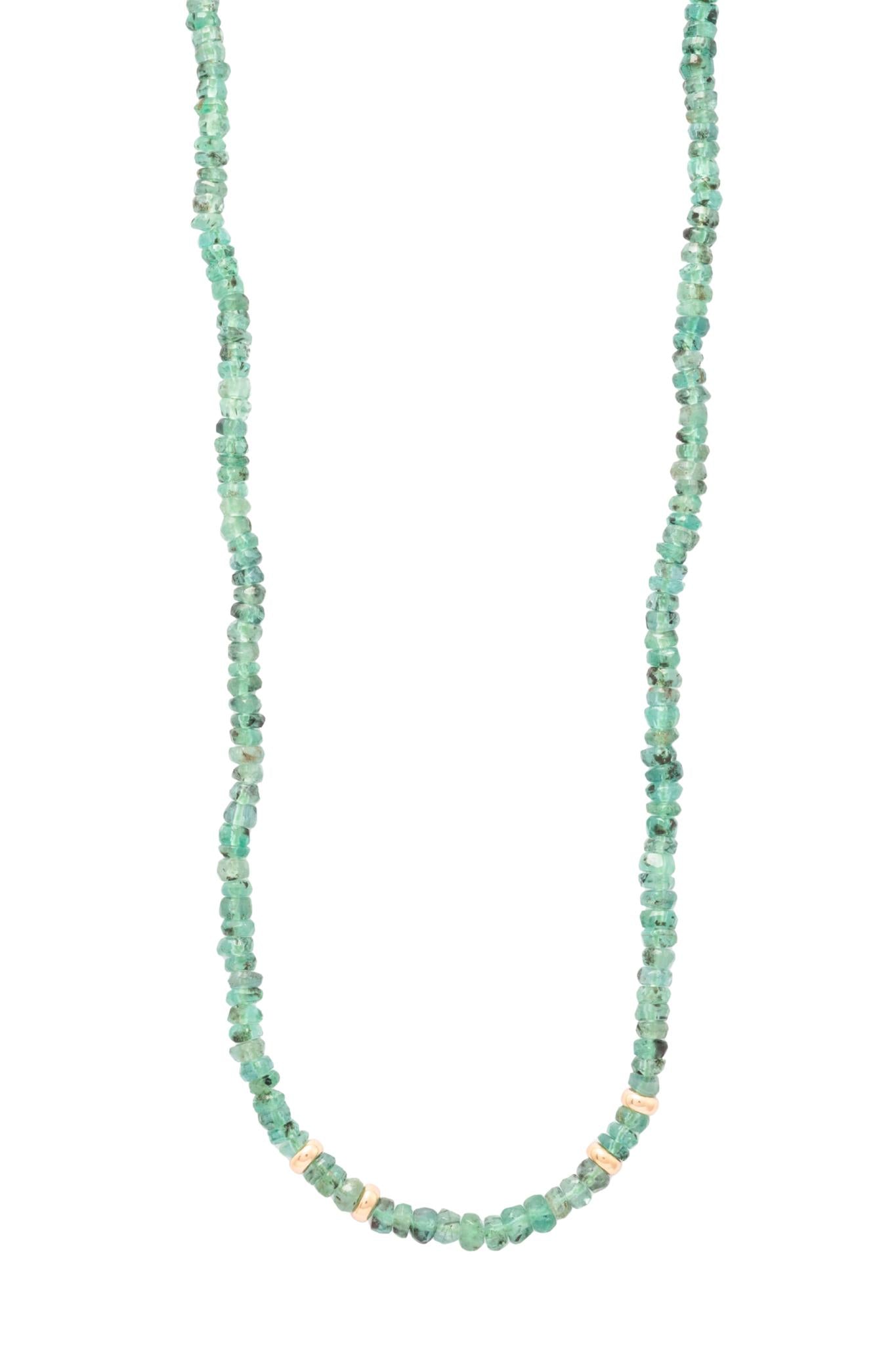 Gargantilla de oro sólido en 14 kilates con esmeraldas en chocker y aros de oro amarillo..png