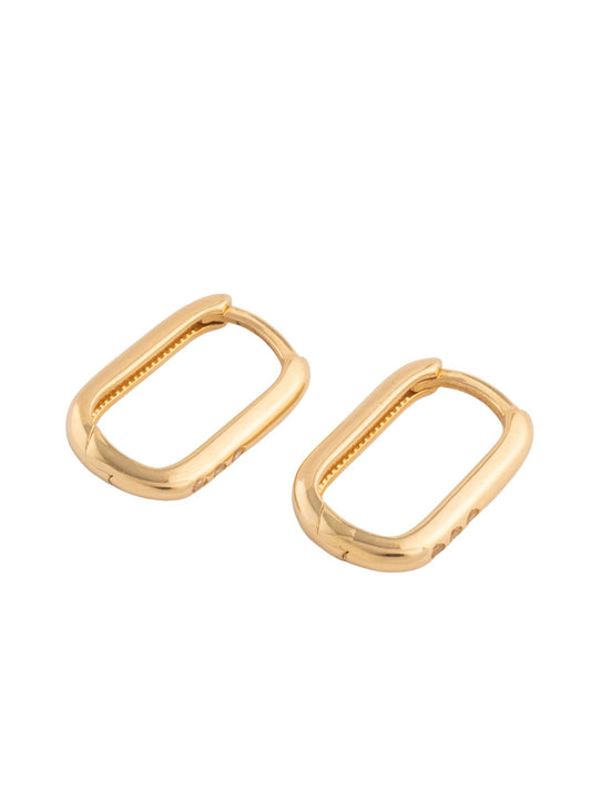 Huggie de oro sólido en 14 kilates con forma ovalado liso y tres zirconias oro rosa..png