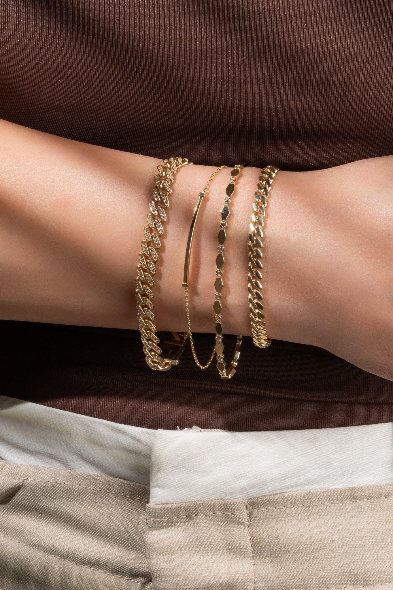 Pulsera en 10 kilates tejido cubano con zirconias